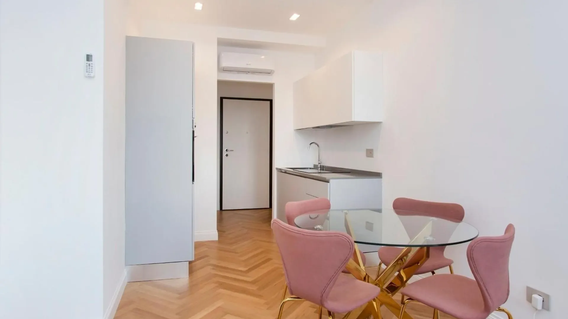 Fontana18 - Duomo Suites View Milánó